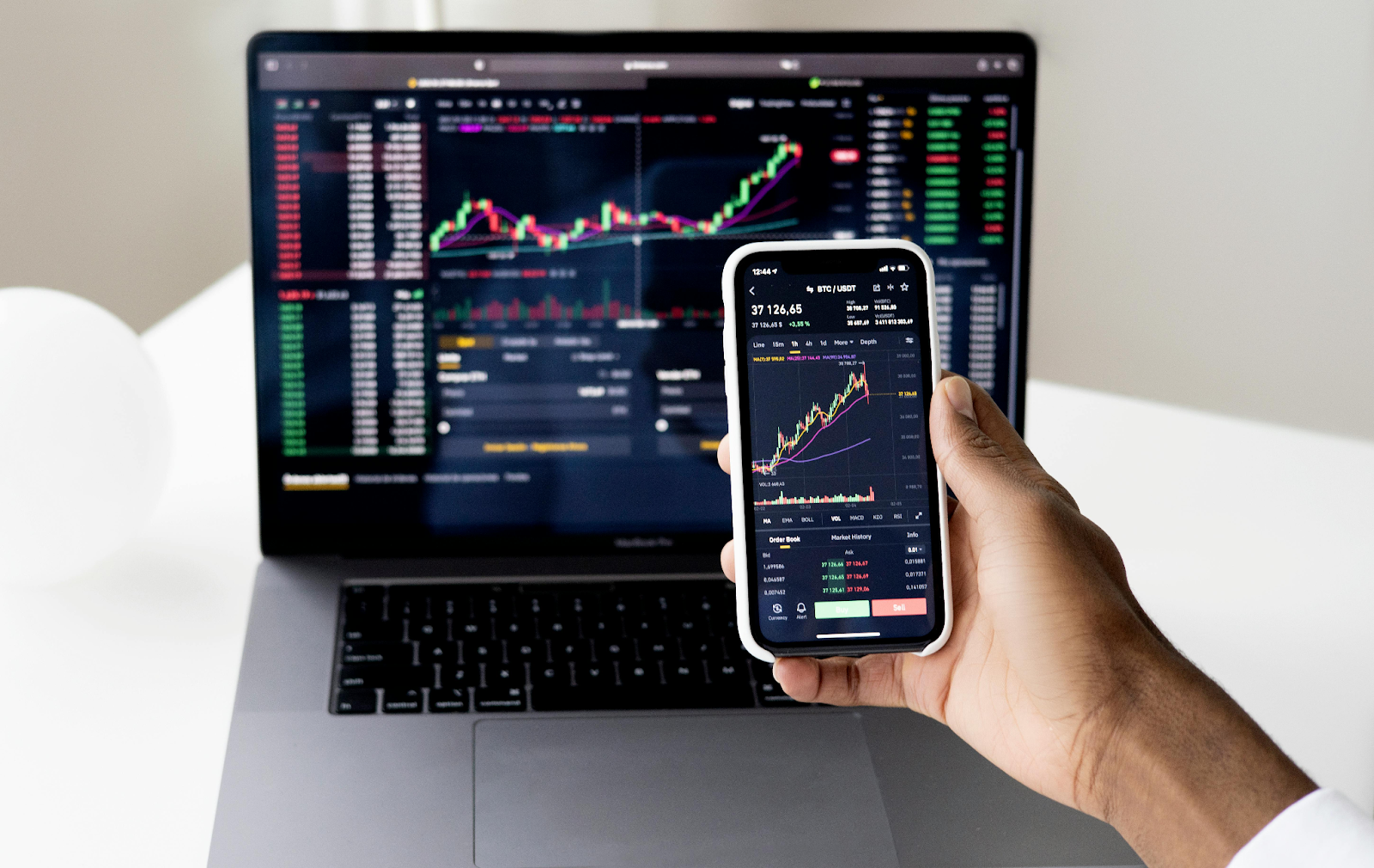 How Much To Invest In Crypto Monthly? [A Quick Complete Guide]